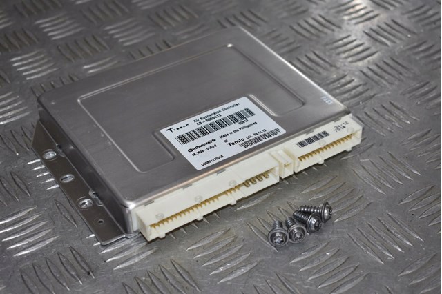  Tesla 600641300D ціна, від 88.69 USD
