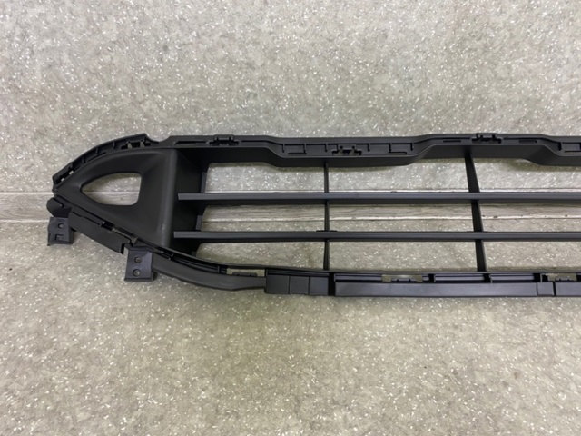 Решітка переднього бампера, центральна Nissan/Infiniti 622546RR0A ціна, від 24.17 USD
