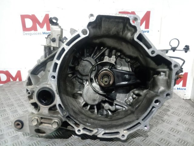 Коробка передач D2C4B Mazda