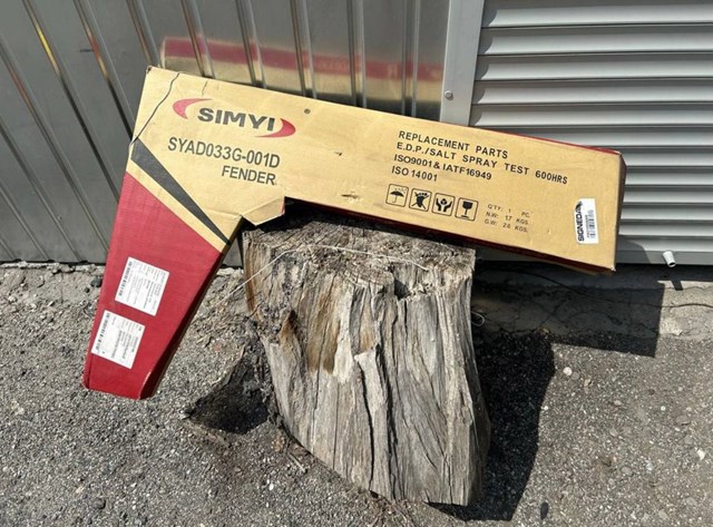 Крило переднє праве Signeda PAD10028AR ціна, від 100.28 USD