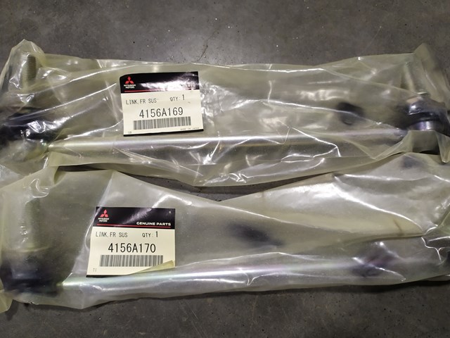 Купити 4156A170 Mitsubishi Тяжка стабілізатора, переднього, права