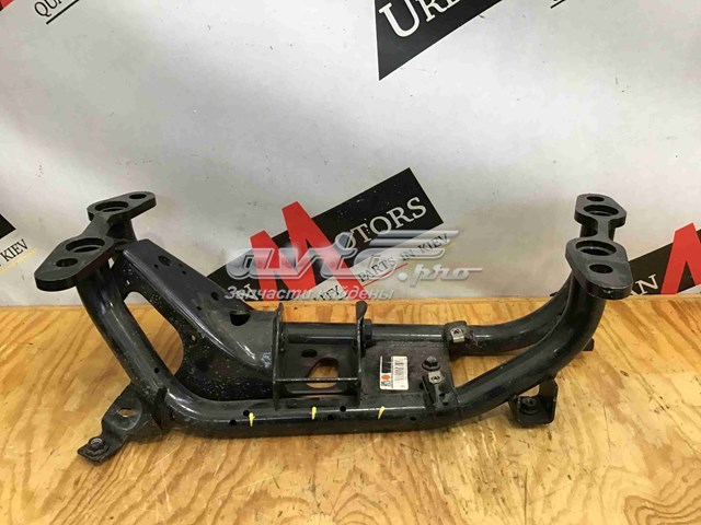 Балка кріплення коробки передач Land Rover LR113253