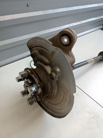 LR068884 Land Rover Цапфа поворотна ліва