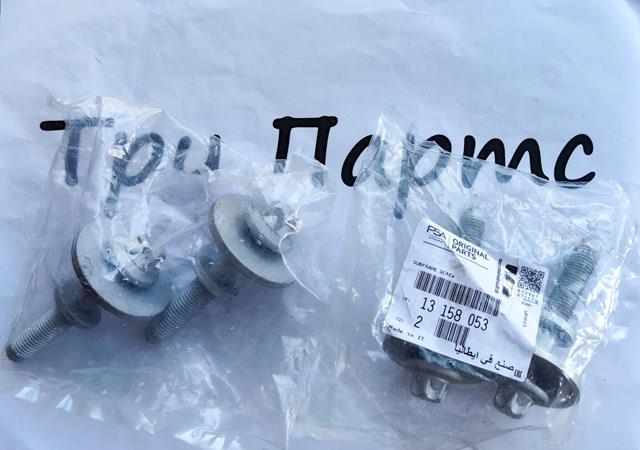 Болт кріплення передньої балки (підрамника) 13158053 General Motors