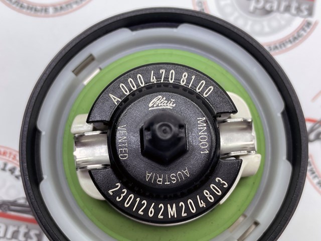 Пробка паливного бака Mercedes A0004703201 ціна, від 270.88 USD