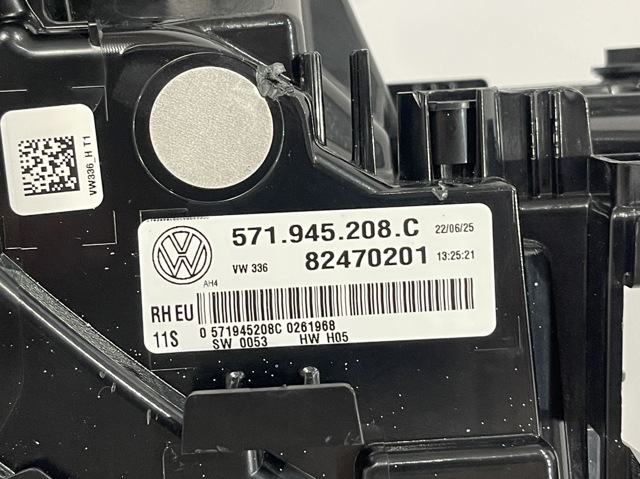  571945208A VAG