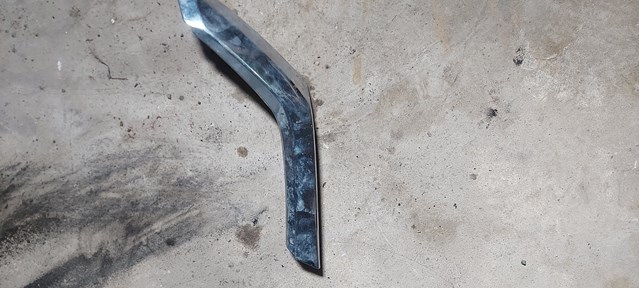 Купити 6407A154 Mitsubishi Молдинг решітки переднього бампера, правий