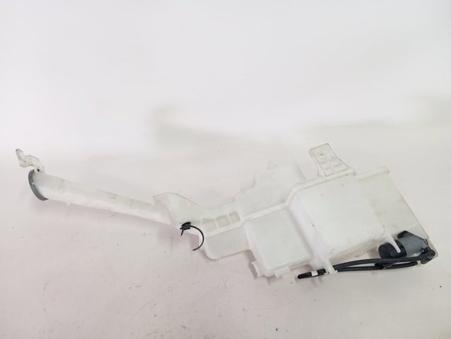 289106UA0A Nissan/Infiniti Бачок склоомивача