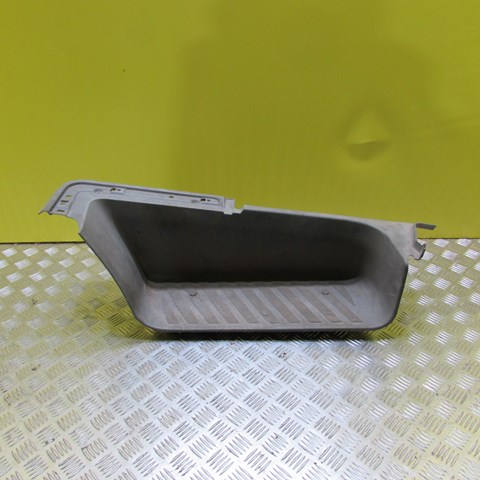 Підніжка ліва Mercedes A9066860010 ціна, від 12.67 USD