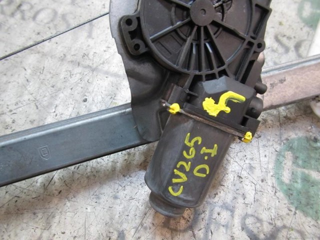 Склопідйомник передньої лівої двері 8200901099 Renault (RVI)