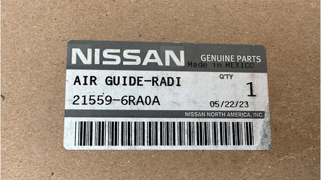 215596RA0A Nissan/Infiniti Повітропровід (дефлектор) радіатора, лівий