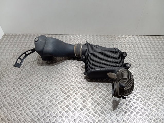 Купити A0040946904 Mercedes Автомобільний фільтр повітря