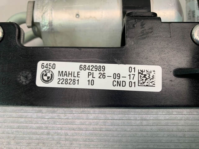 6842989 BMW Конденсатор