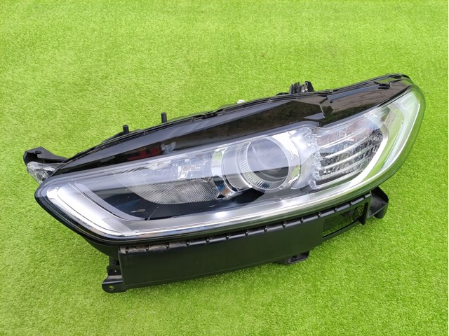 DS7313W030EA Ford Фари