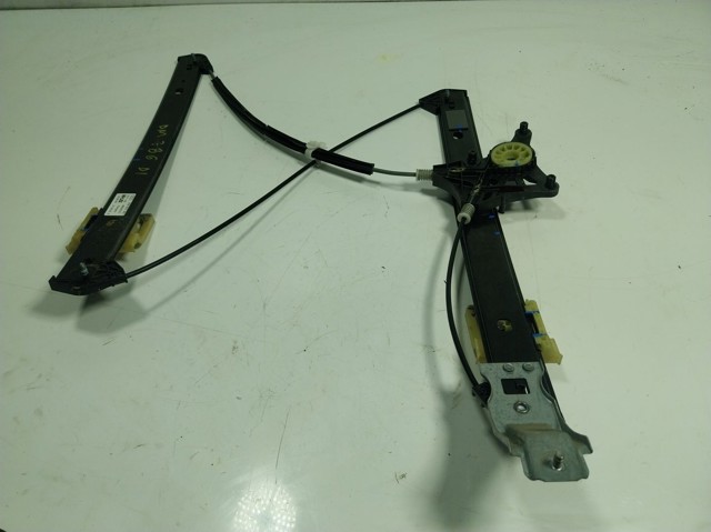  Склопідйомник передньої лівої двері Audi Q3 