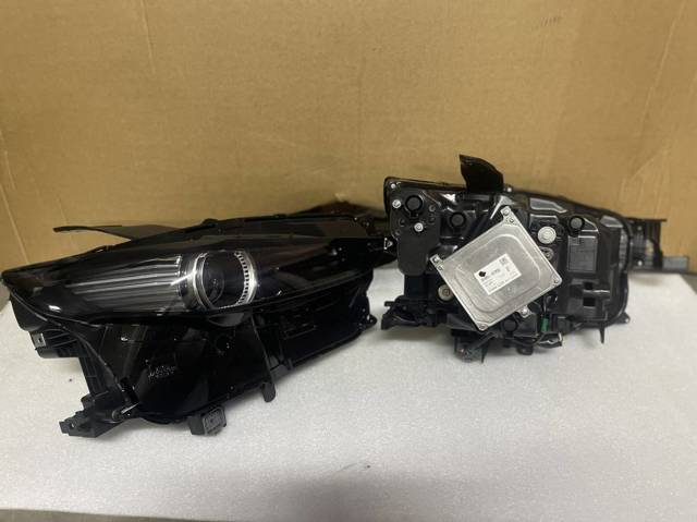 Фара правая Mazda DFR751030 ціна, від 300.89 USD