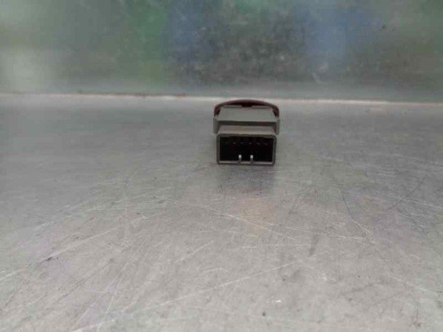 Купити 864W0140 General Motors Кнопка включення аварійного сигналу