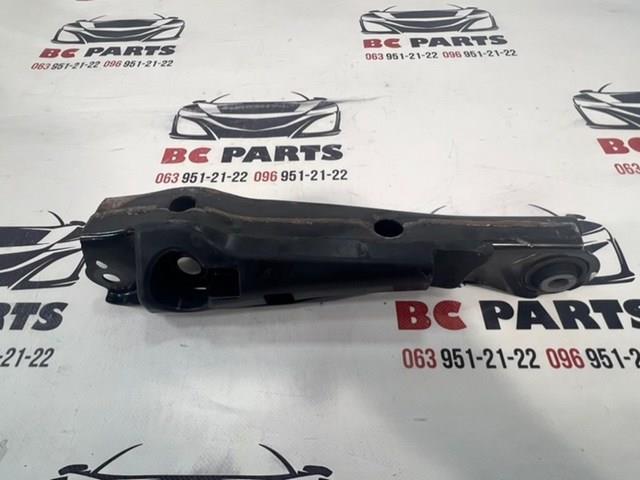 Купити 551A16RR0B Nissan/Infiniti Важіль задньої підвіски нижній, лівий