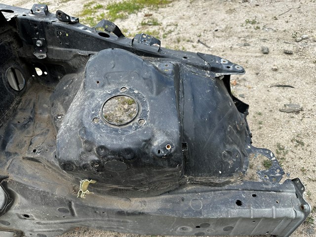 5370253090 Toyota Панель бризковика моторного відсіку, ліва