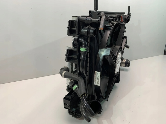 Радіатор 7643331 BMW