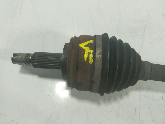 Ліва піввісь 391017007R Renault (RVI)