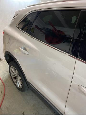 EJ7Z7824630A Ford Двері пасажирські задні праві