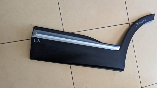 Молдинг передньої лівої двері 87721S1200SCR Hyundai/Kia