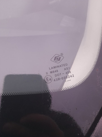 Купити DF7163900A9D Mazda Вікно вітрове