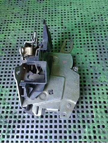 8122203 BMW Замок водійських дверей