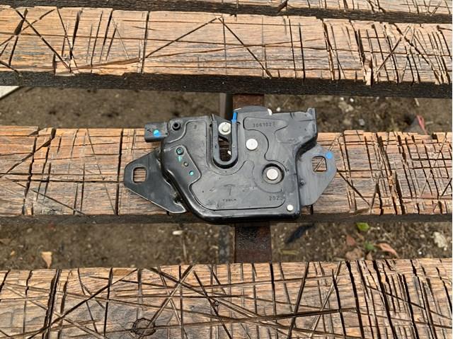 Замок кришки капота Hotaru HBE6709