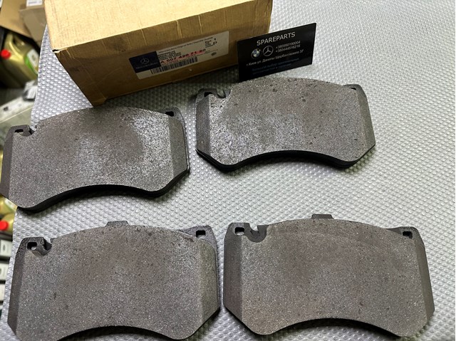 A0074207120 Mercedes Передні гальмівні колодки