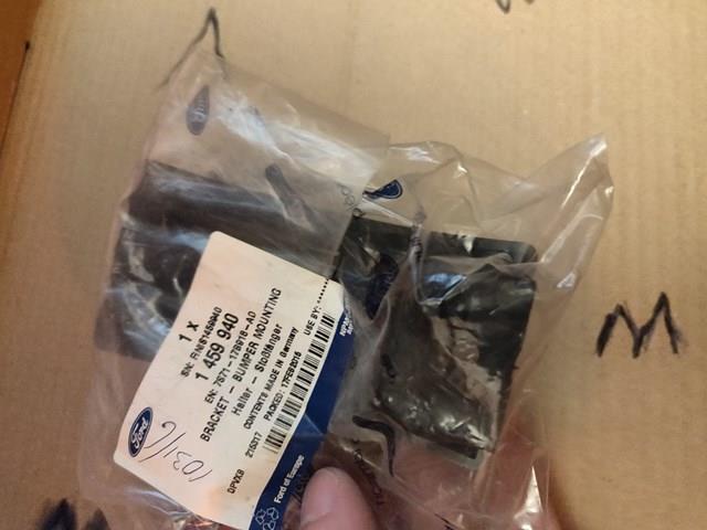 Купити HMP7S7117B918AD Hmpx Кронштейн бампера заднього, центральний