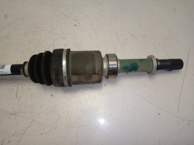 Піввісь права 391004FA1A Nissan/Infiniti