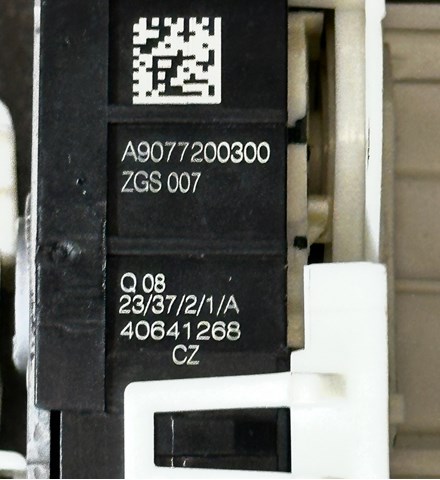 Замок дверки правої передньої A9077200300 Mercedes