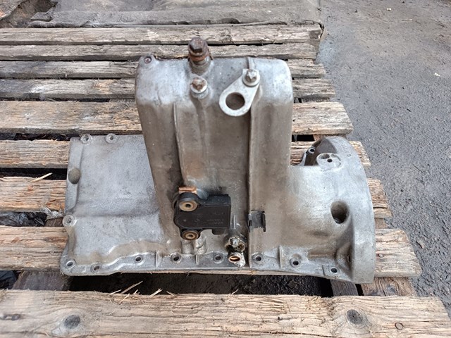 Піддон масляний картера двигуна A1660141302 Mercedes