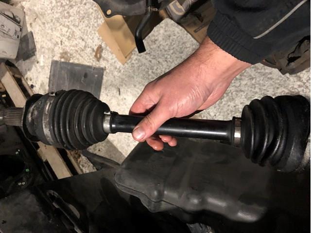 FTH72560X Mazda Привід лівий