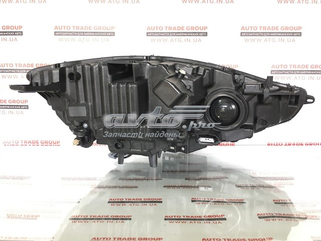 Фара дальнього світла в зборі Signeda ZFD111760L