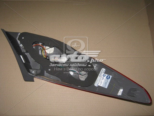 Купити 11B941001N TYC Задня права фара