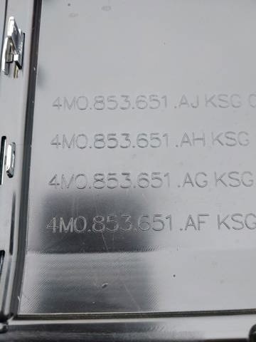 4M0853651AHVMZ VAG Решітка радіатора