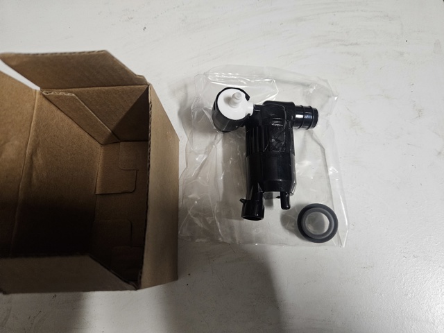 Бачок омивача лобового скла Tqparts TQ17106 ціна, від 37.97 USD