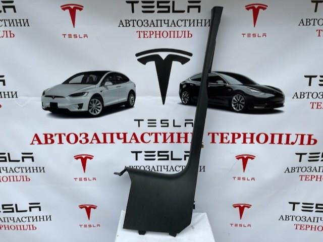 Купити 108629300G Tesla Накладка дверного порогу внутрішня, передня права
