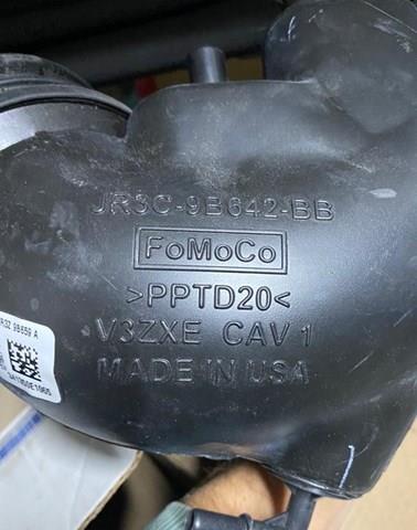 JR3Z9B659A Ford Патрубок повітряний, вихід повітряного фільтра