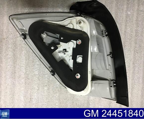 Задня права фара 24451840 General Motors