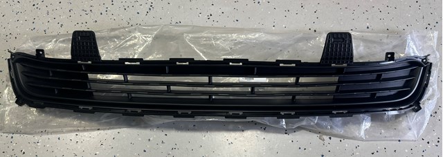 Решітка переднього бампера FPS FP4044910 ціна, від 163.52 USD