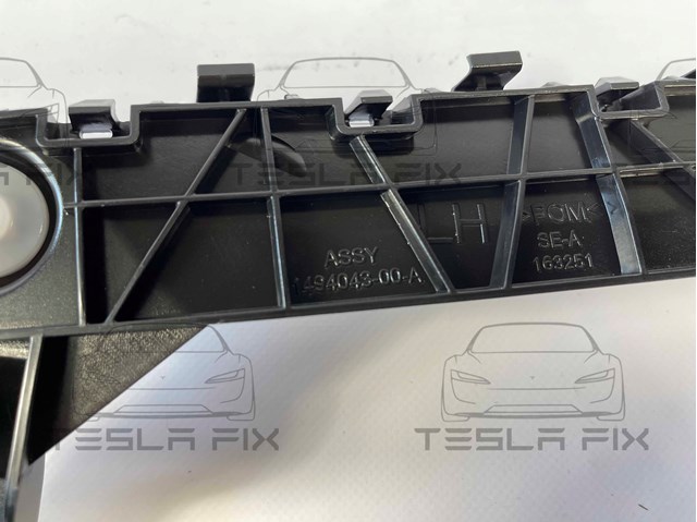 149404300A Tesla Кронштейн бампера заднього, зовнішній лівий