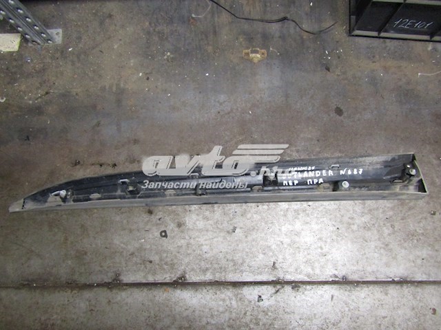 5727A484 Mitsubishi Молдинг передньої правої двері
