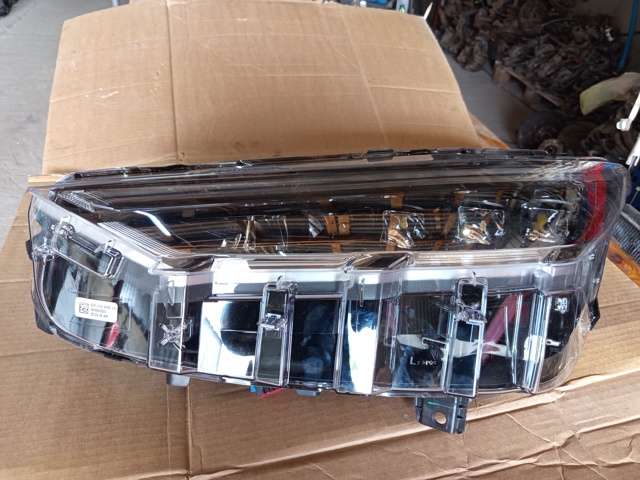 Фари Ford LJ8B13E015 ціна, від 787.40 USD