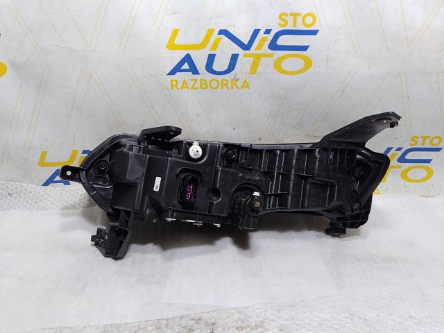 Фара правая Renault (RVI) 260102443R ціна, від 516.08 USD