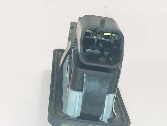 Кнопка приводу замка задньої 3/5 двері (ляди) Peugeot/Citroen 9827560380 ціна, від 12.06 USD