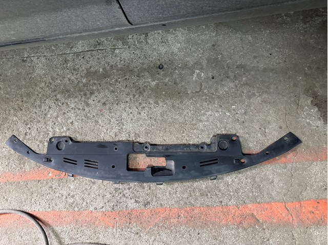 Накладка верхня передньої панелі/супорту радіатора Hyundai/Kia 863562T000